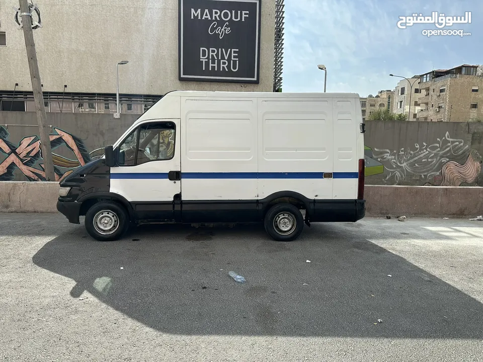 باص افيكو 2003