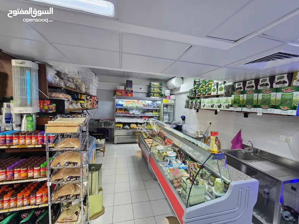 سوبر ماركت جاهز للبيع بسبب السفر