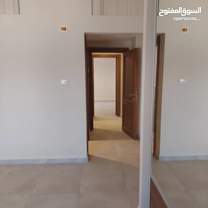 للبيع شقه إستثماريه مجدده 105 م غرفتين نوم دير غبار عمان