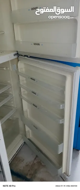 LG - Refrigerator