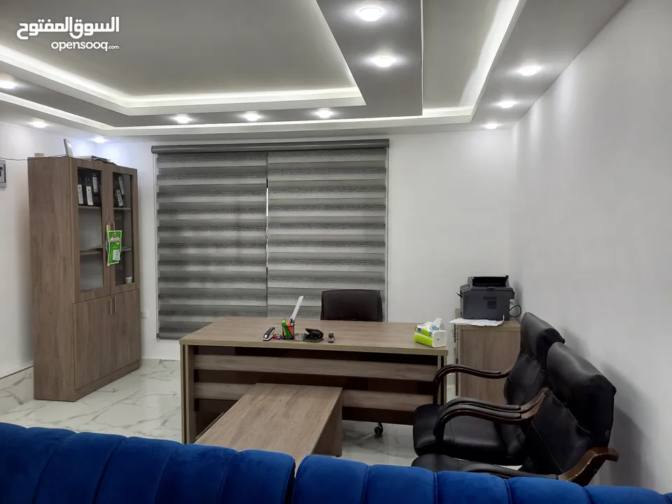 مكتب للإيجار لإصدار رخص مهن وعقود ايجار