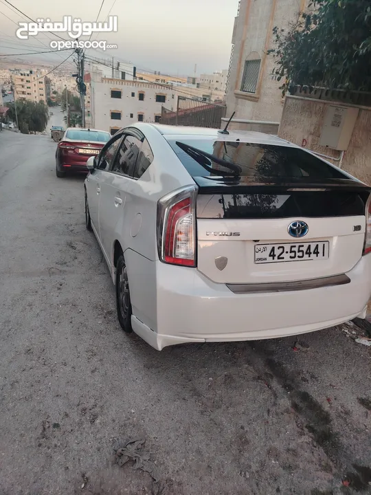 تويوتا بريوس 2015