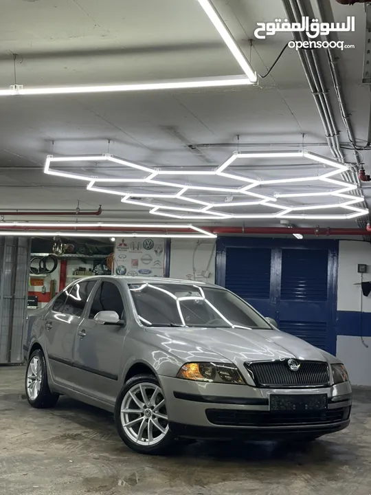 سكودا اوكتافيا بنزين اوتماتيك اصل حكومي مطور 1.6 بحالة الوكاله موديل 2007