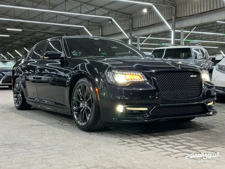 كرايزلر 300 SRT8 خليجي بحالة الوكالة 2016