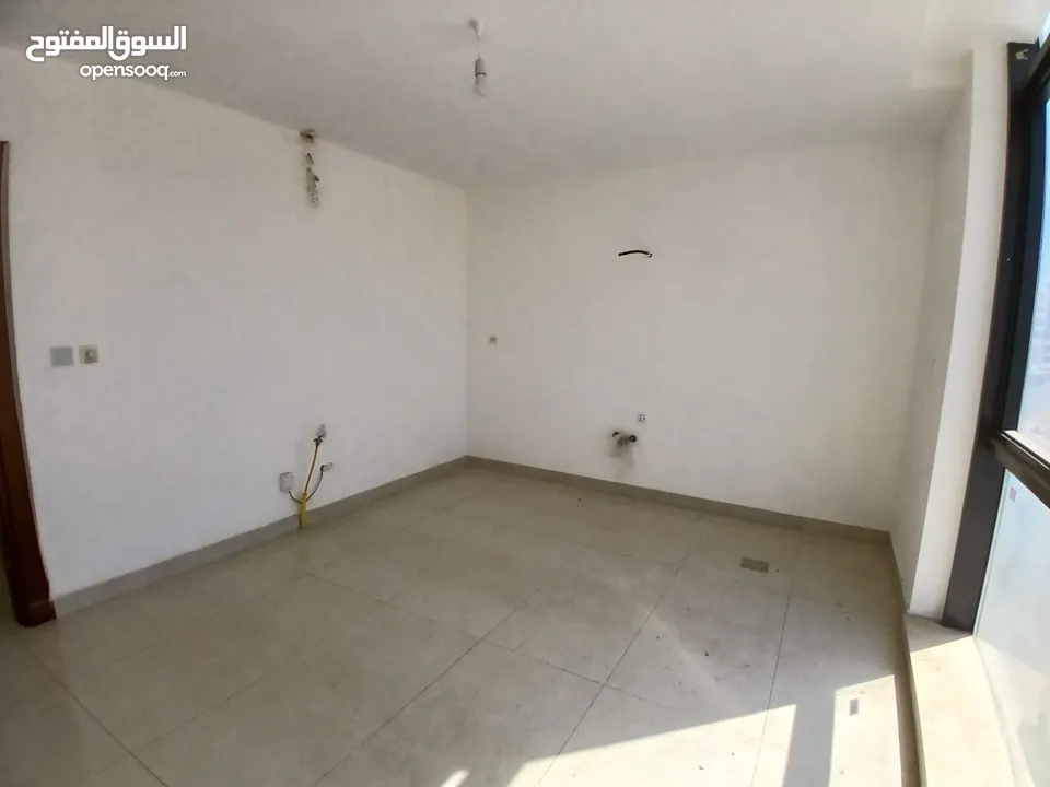 شقة فاخرة جديدة لم تسكن في أرقى واجمل مناطق دير غبار