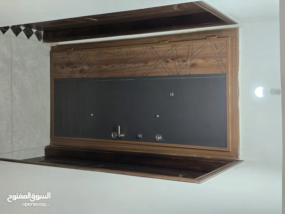 شقة يوبر ديلوكس طابق اخير مع روف مساحة 209 م ابو علندا إسكان الكهرباء