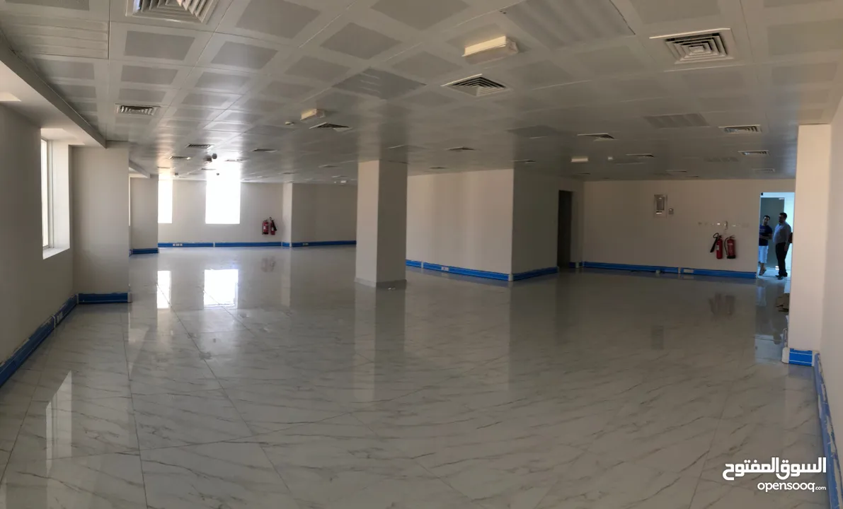 مساحات مكتبية مفتوحة للايجار في العذيبة 18 نوفمبر - Open Spaces Offices for Rent in Azaiba 18 Nov