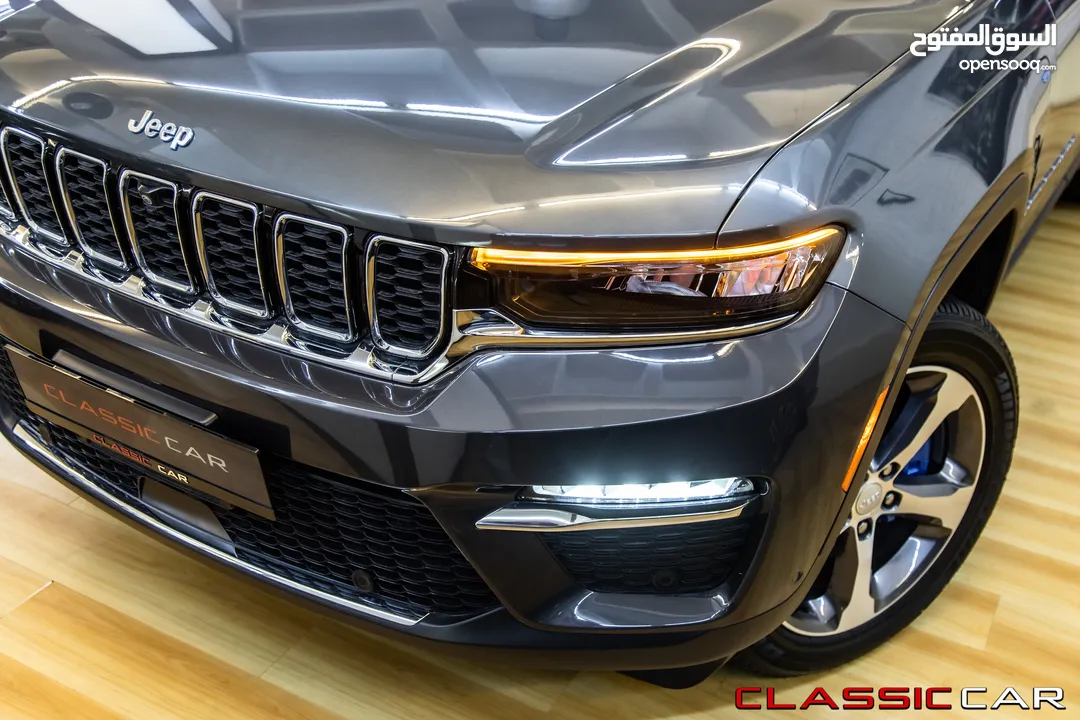 Jeep Grand Cherokee 2022 Limited Plug in hybrid 4xe  السيارة بحالة ممتازة جدا و قطعت مسافة 5000 كيلو