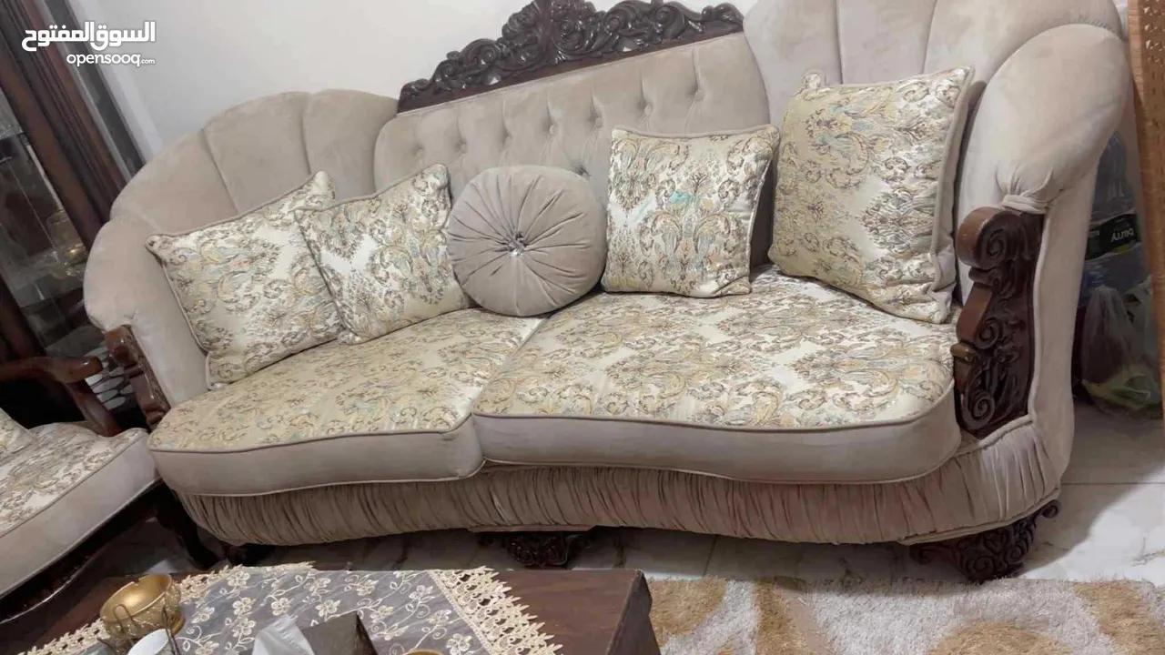 غرفه ضيوف وطاولة سفرة للببيع