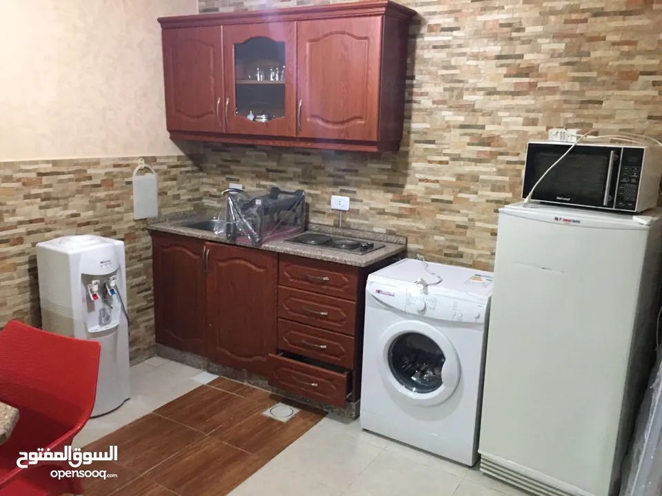 شاليه للبيع في البحر الميت شارع الفنادق منطقه سويمه