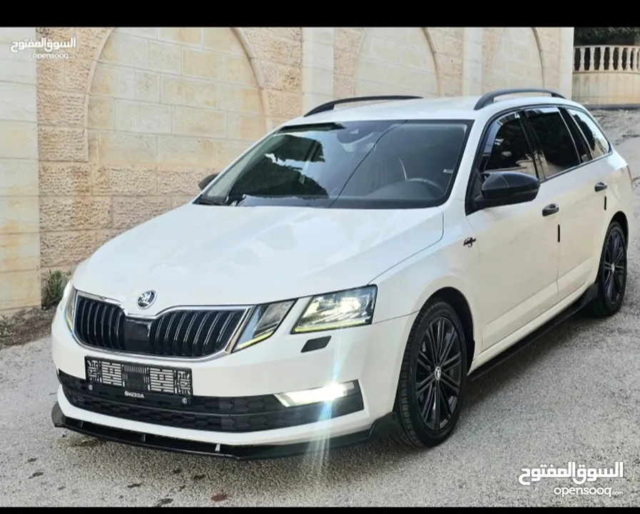 سكودا ستيشن 2020 ترخيص 2020  ماشيه 140 الف عداد اصلي افحص وين مبدك كل شي فيها واضح جير ماتور افحص