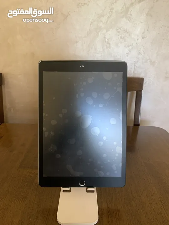 للبيع: iPad الجيل الثامن (iPad 8) – 32GB