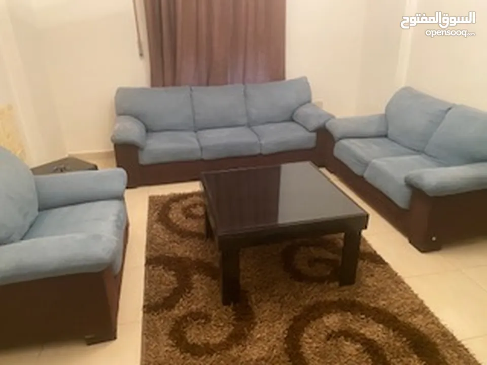 شقة مفروشة (غرفة وصالة) للايجار ضاحية الرشيد- خلف الجامعة الاردنية وبالقرب من التعليم العالي