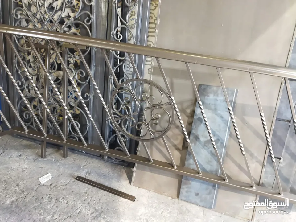 فني حداده لكافه اعمال الحداده والديكور وكافه اعمال الصيانه