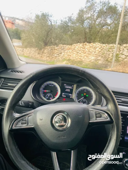 سكودا اوكتافيا 2020 فل الفل ما عدا فتحه السياره بحاله الشركه انضف من البرايڤت ماشيه 16000الف