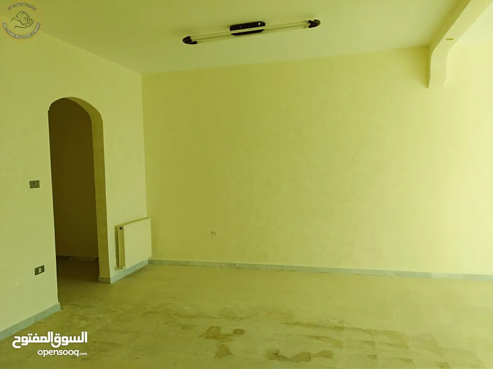 شقة أرضية مميزة للبيع في خلدا  - خلف الموفنبيك وقرب لاكي 210م مع حديقة وترسات 80م
