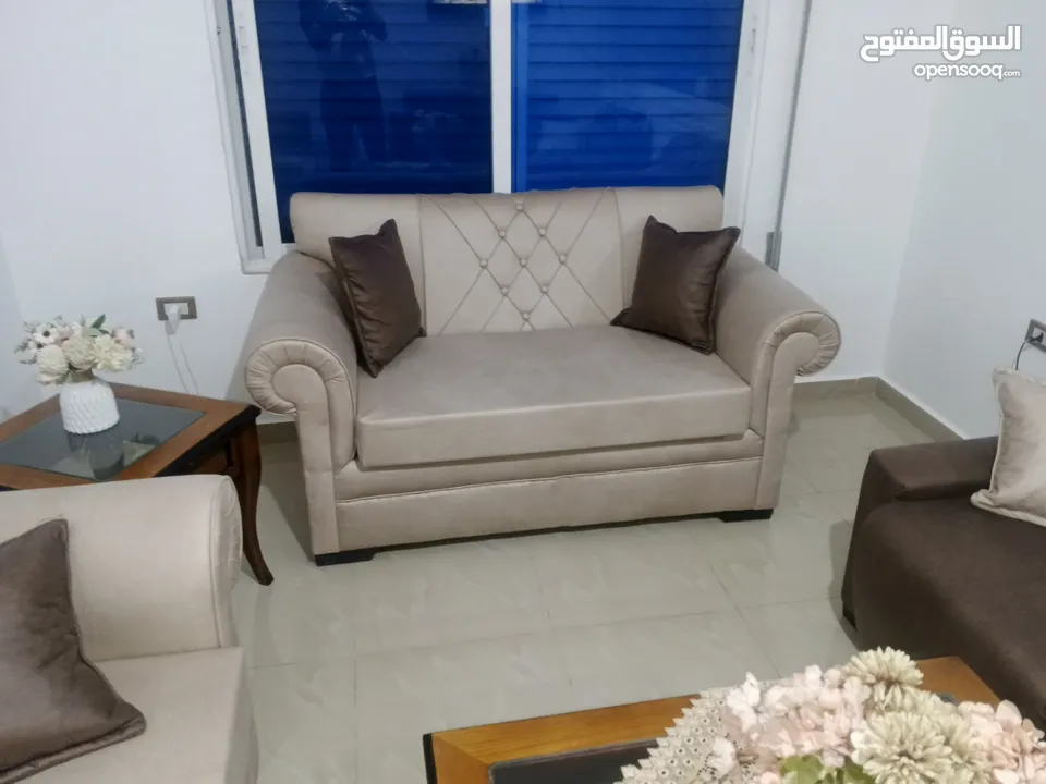 طقم كنب شبه جديد للبيع