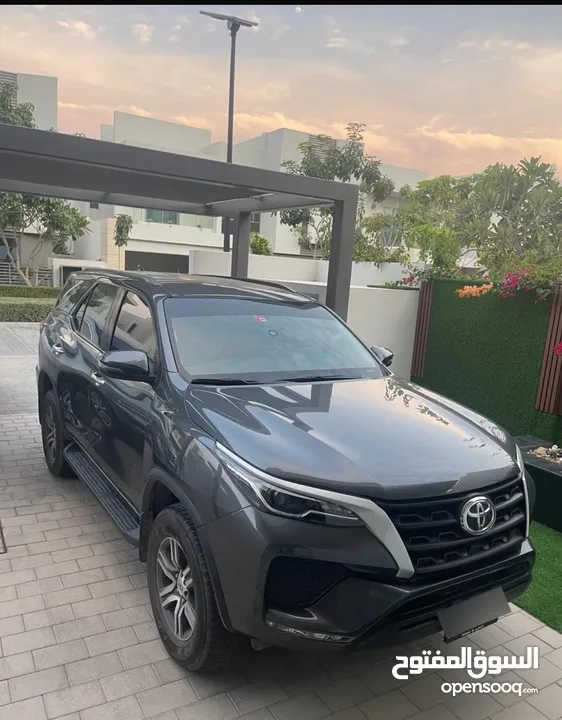 Toyota Fortuner 2023 EXR GCC specifications, Al Futtaim maintenance, 40000 Km only.