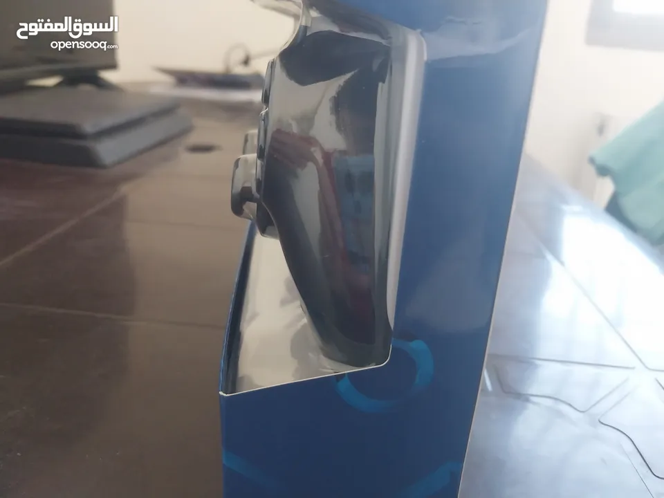 يدة بلستيشن 4