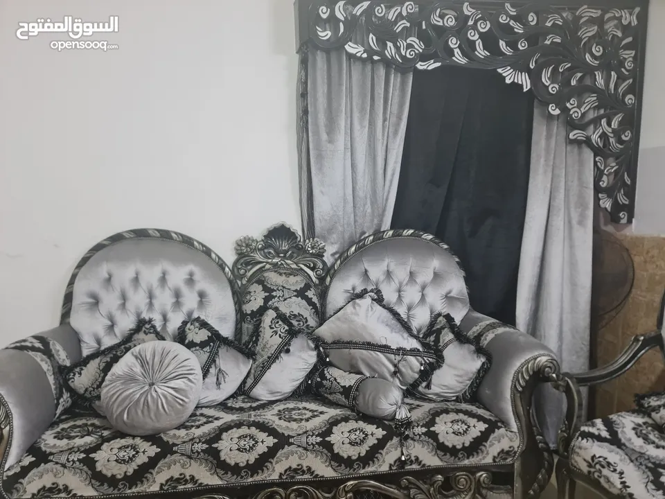 طقم كنب 10 أشخاص بحالة ممتازة