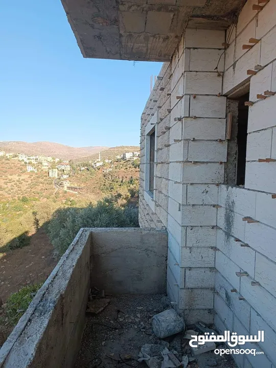 بيت مستقل مع قطعة ارض