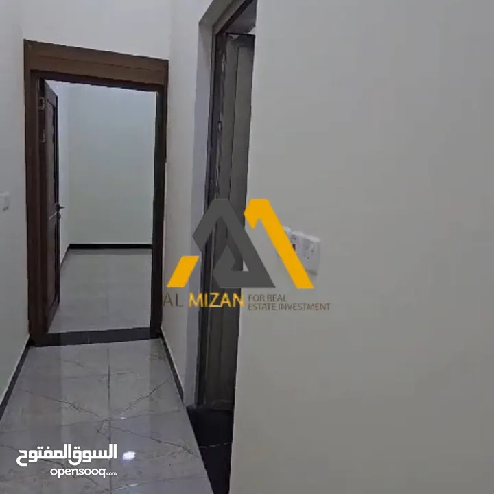 شقه ارضية للإيجار حي صنعاء 100 متر تلائم اصحاب المكاتب و الشركات