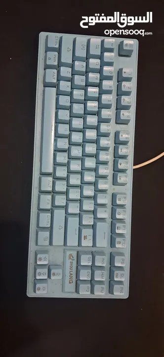 كمبيوتر قيمنج للبيع  كامل مكمل شاشه وجميع اغراضو