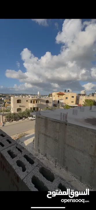 شقة عظم طابق ثالث