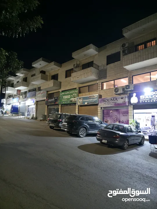 محلات للإيجار بمساحات مختلفة
