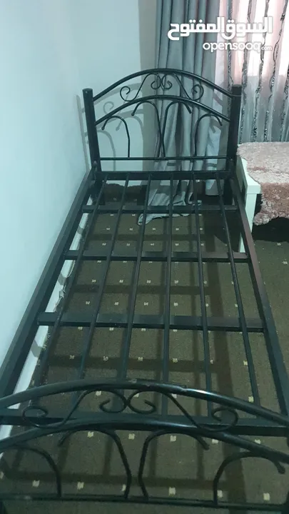 تخت حديد بحاله جيدا جدا استعمال بسيط
