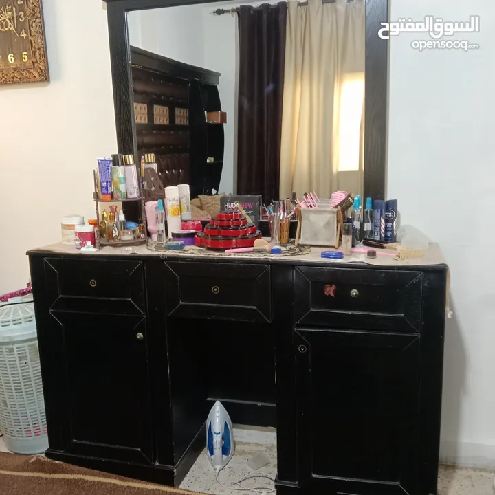 غرفه نوم للبيع بحاله جيدة جدا نظيفه للبيع المستعجل