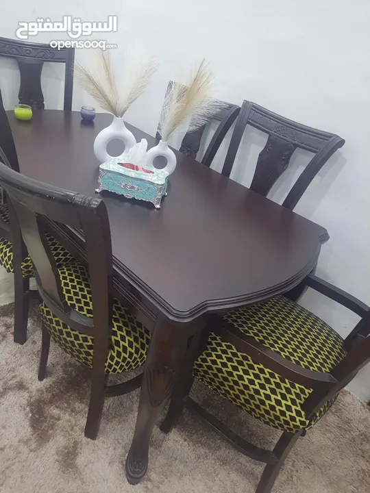 طاوله سفره خشب زان بالكامل 6 كراسي ضغط استعمال اشي بسيط جداً ..