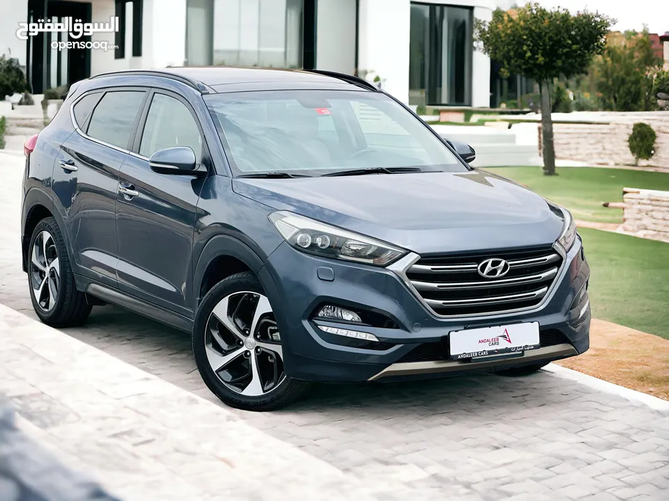 AED1,070 PM  HYUNDAI TUCSON 2016 2.4L GDi 4WD  FSH  GCC  WELL MAINTAINED