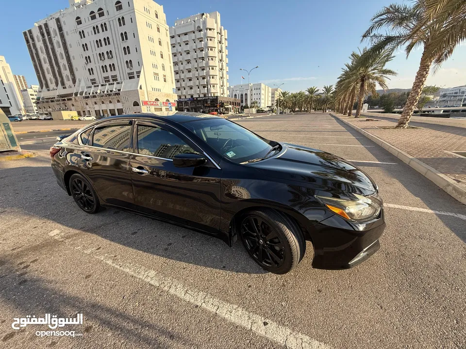 Nissan Altima 2017 SR Midnight Black Edition