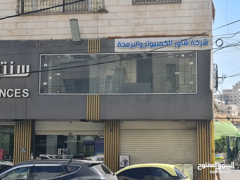محل تجاري للايجار بالقرب من وسط البلد في مدينة الخليل مع واجهة على الشارع الرئيسي