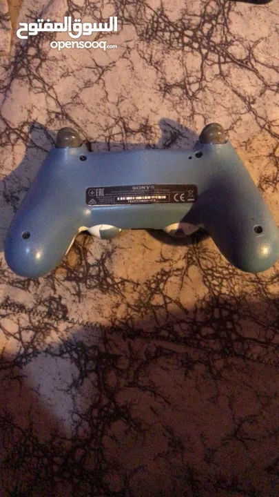 Ps4 controler for sale 6 kd brand new not used with no problem and very very good condition