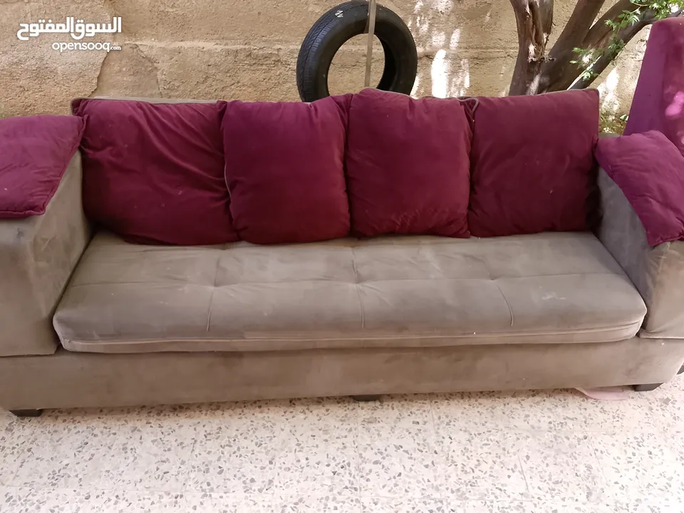 طقم كنب مستعمل جيد الحالة للبيع