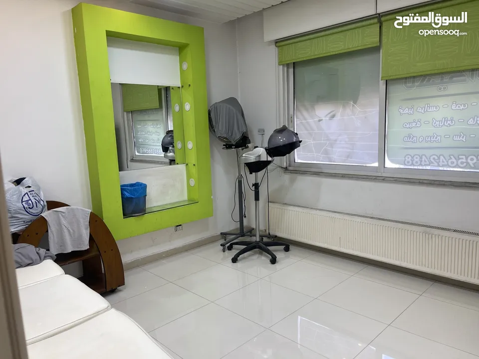 صالون سيدات للبيع مقابل جامعة الاميرة سمية وبالقرب من الجامعة الأردنية
