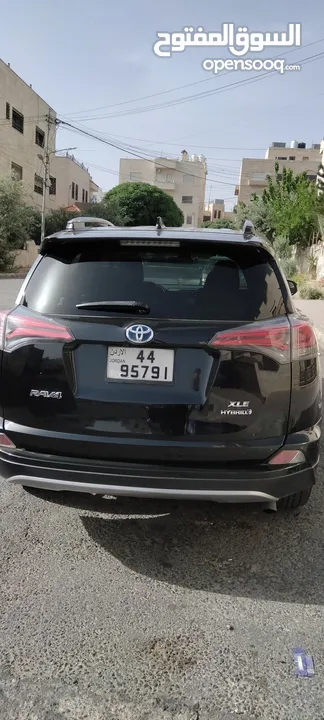 TOYOTA RAV4 XLE 2017  سبعة جيد . الدهان الاصلي . فتحة ثلاث حركات. صيانة حديثة