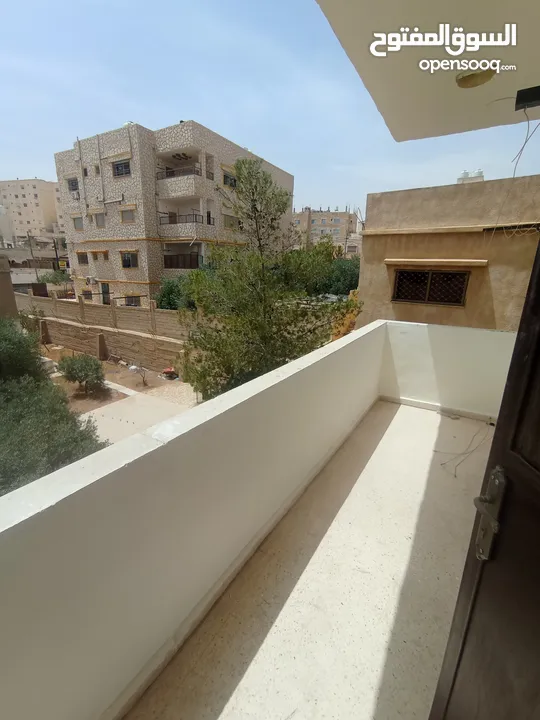 شقه للإيجار مطلوب عرسان  موقع هادئ مميز