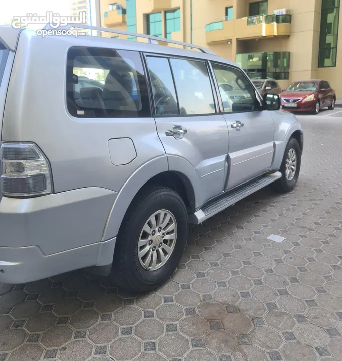 Mitsubishi Pajero GLS 2010 - 3.8 v6 - Mid Specs