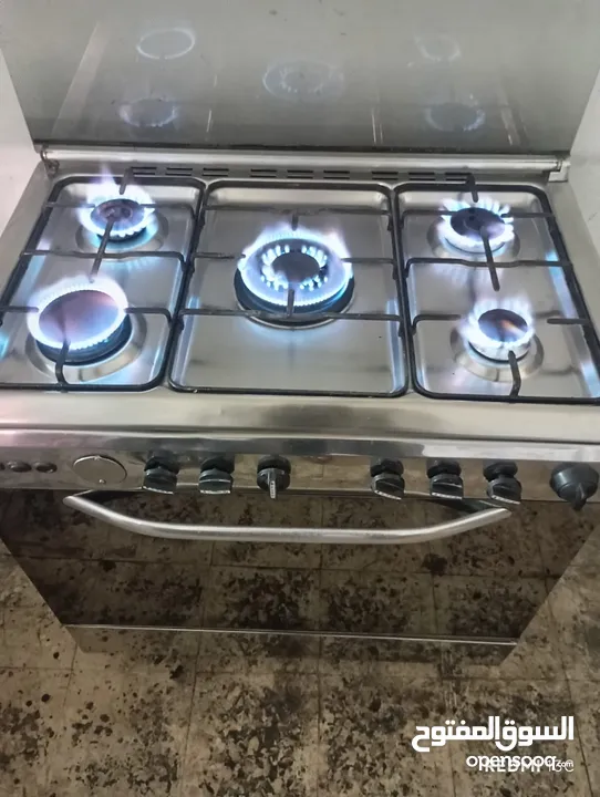 فرن غاز استعمال خفيف نظيف مع كفاله