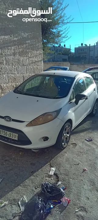 فورد فيستا جير عادي