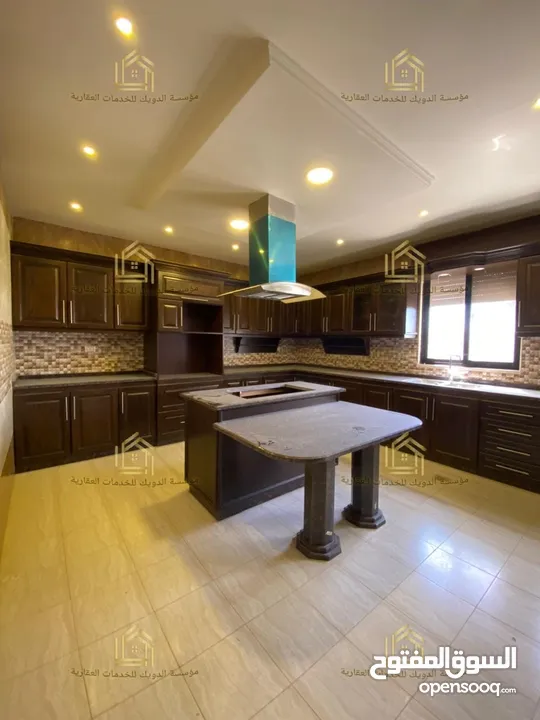 شقة جديدة - لم تسكن - ضاحية الرشيد - 4نوم 2ماستر - 350م - بلكونات بإطلالة مميزة