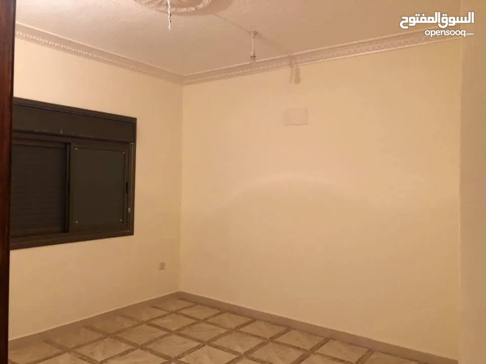 شقة سوبر ديلوكس فارغة للايجار العاشرة الشرقي دور ثالث