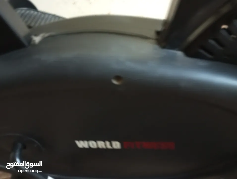 جهاز كروس و بسكليت رياضي بنفس الوقت امريكي شركة World Fitness النوع المستخدم الاندية الرياضية