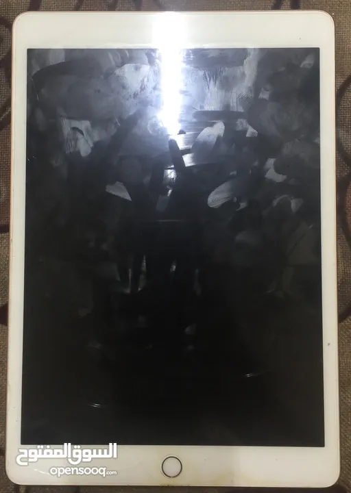 للبيع ipad 8  بحالة وكالة بيعه مستعجل او مبادله ب شي مناسب