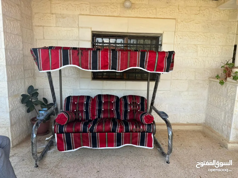 مراجيح ثلاثية وثنائية ورباعية واطقم رتان 5 و7 مقاعد واطقم كنب حديد قوية وعش البلبل حجم جامبو رائعة