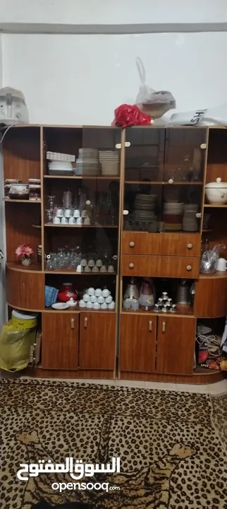 خزانه مستعمله بحاله جيده  بوفيه مطبخ بحاله جيده