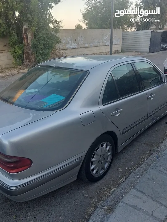 مرسيدس يليجنس E200 2002
